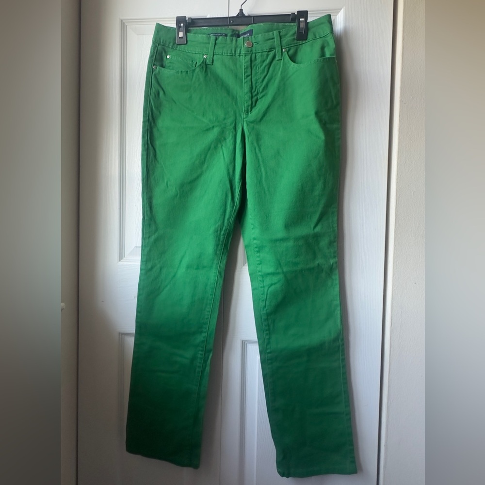 Charter Club NEVER WORN Bright Green Straight Leg Jeans Size 10 - Picture 2 of 6